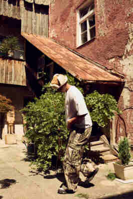 Andrea Tzelepides Logo